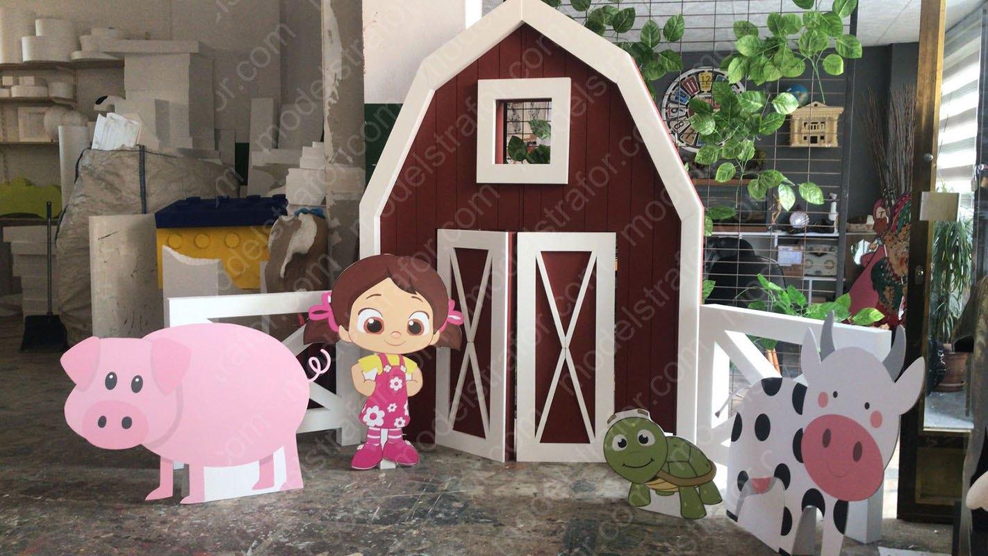 Çiftlik Evi Konseptli Strafor ve Fotoblok Doğum Günü Dekorları